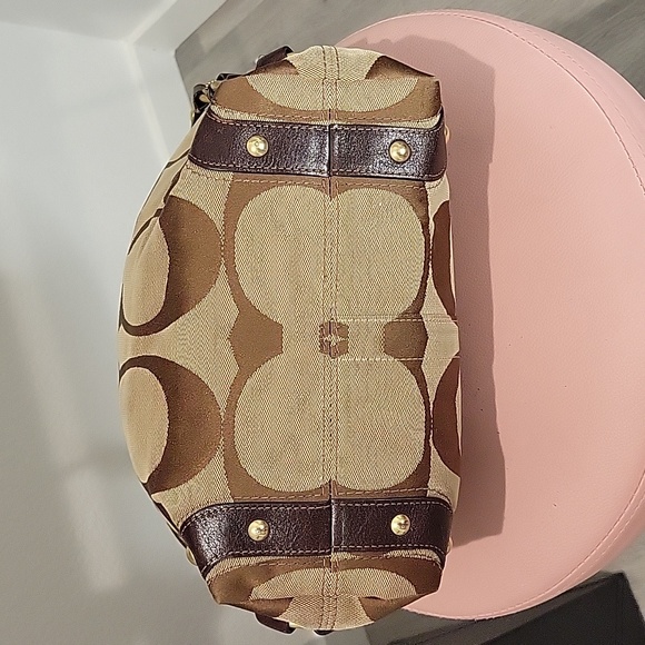 110.Coach should bag - Picture 13 of 15